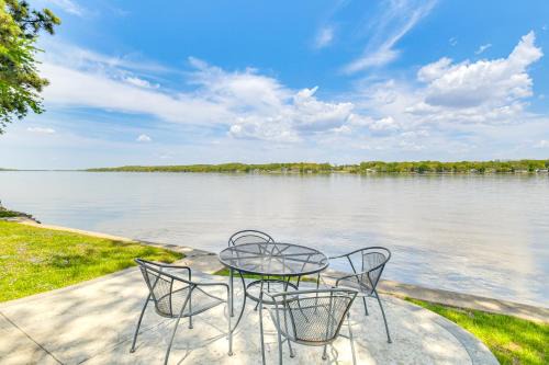 Scott County House | Steps to Mississippi River Hot Tub Haven!