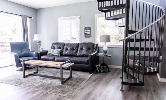 San Diego Apartment | Steps to Ocean * Large 1 Bedroom