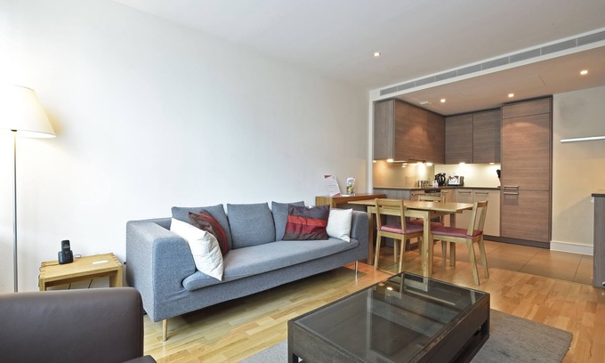 Vauxhall Apartment | Still Life Vauxhall Two Bedroom Apartment