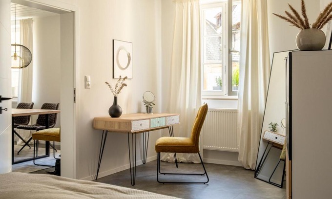 Bayreuth Apartment | Stilvoll! 2 Schlafzimmer! Klimatisiert! Gassenviertel-Fußgängerzone! Wohnzimmer! Küche! Bad!