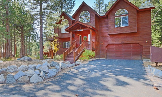 Talmont House | Stine Haus - 3 Bedroom, 2.5 Bath - HOT TUB & Beach Access!