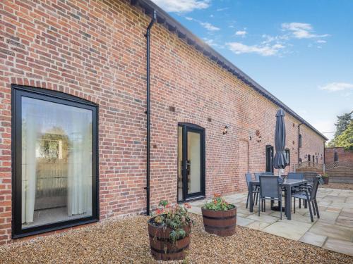 Felton House | Stirrup - Uk47946