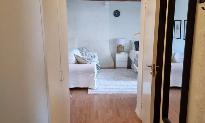 Norrmalm Apartment | Stockholm City Chic-1-Bedroom Loft for 3nn