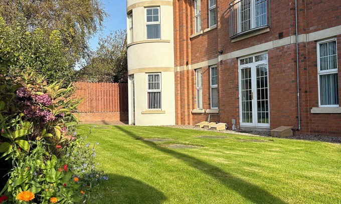 Belfast Apartment | Stockmans Stay, Belfast. Beautiful 2 bedroom garden apartment