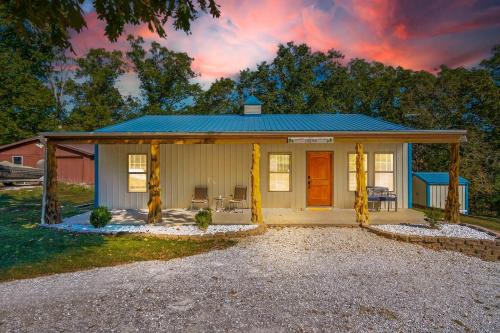 Dunnegan House | Stockton Lake Hideaway Less Than 12 Mile To Lake