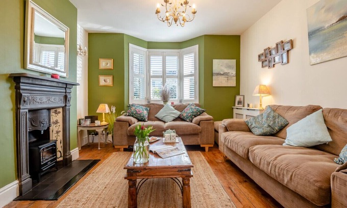 Wimborne House | Stone Cottage - Wimborne