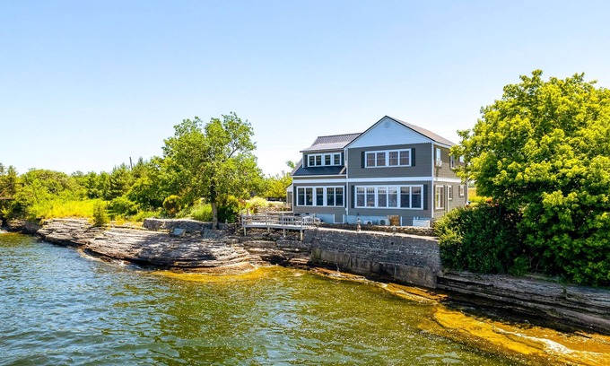 Sackets Harbor House | Stone Cove Cottage at Sacket on Lake Ontario
