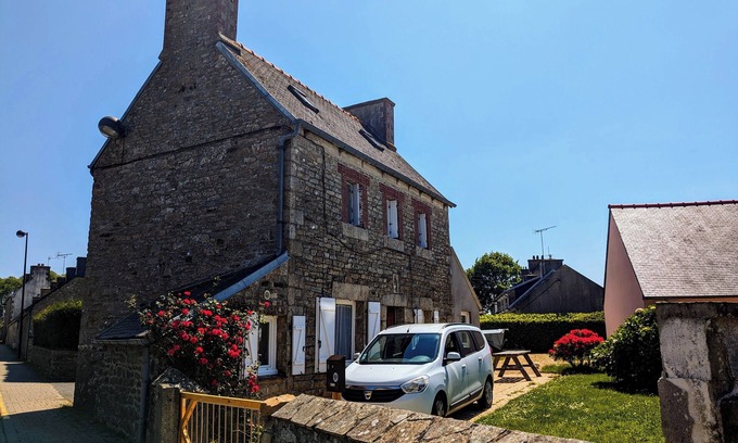 Ploumilliau House | Stone house 60 m2 with garden in the town center near the beaches