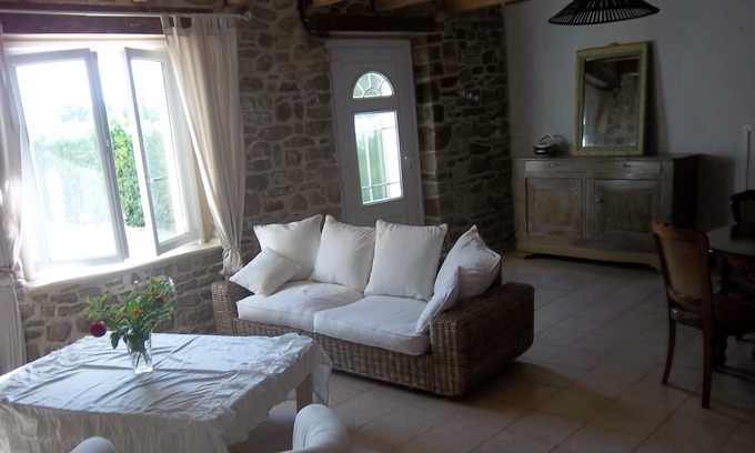 Plourivo House | stone house acces wifi anvc accepts paimpol plourivo 4km beaches