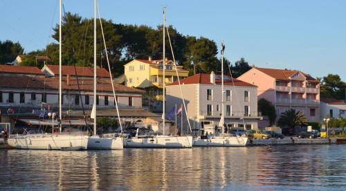 Island Dugi Otok Apartment | Stone House Buljanovic