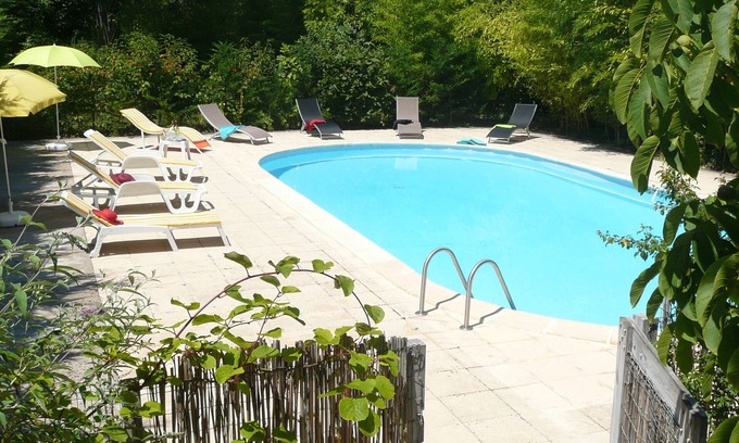 Grives House | Stone house of character with very large swimming pool 1850 prices: 20.07-27.07