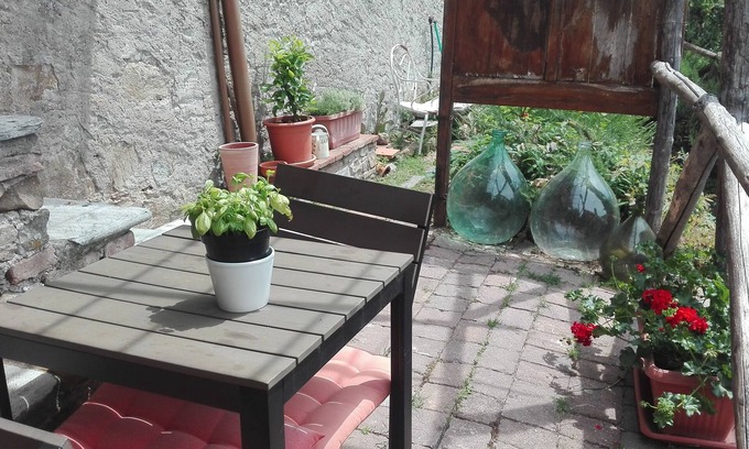 Boveglio Apartment | Stone Rustico with garden in ancient village, Tuscany Exclusive whirlpool