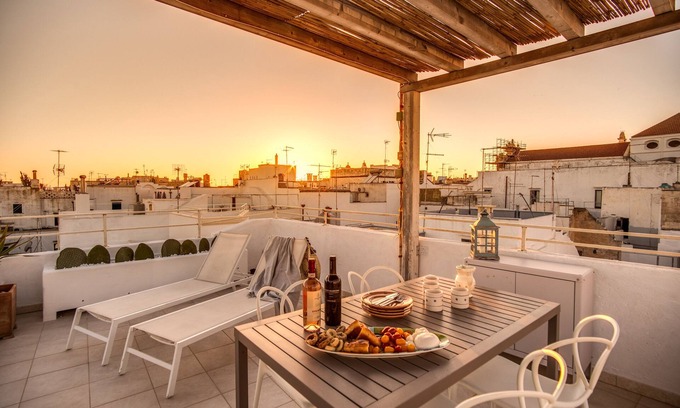 Gallipoli Historic Center Apartment | Storie e Affreschi - Two Bedroom Apartment, Sleeps 5