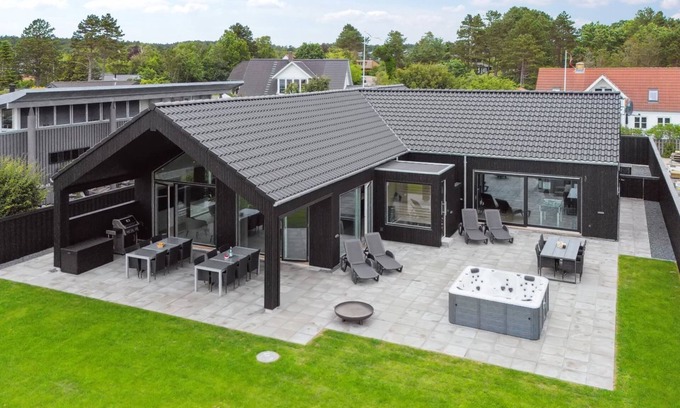 Vibæk Strand House | "Straale" - 50m from the sea by Interhome