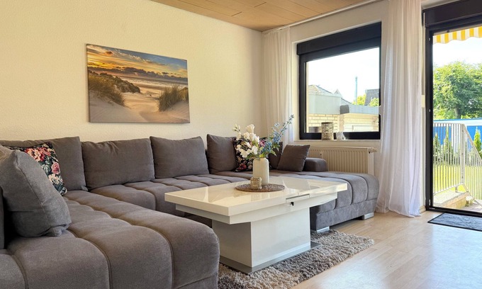 Stickenbuttel Apartment | Strandgold 1 - Cozy vacation apartment with terrace and garden