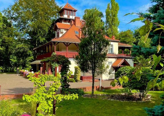 Chodziez Resort | Straszny Dwór