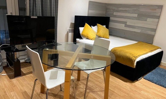 Bromley North Apartment | Stratford Bow Road West ham United London
