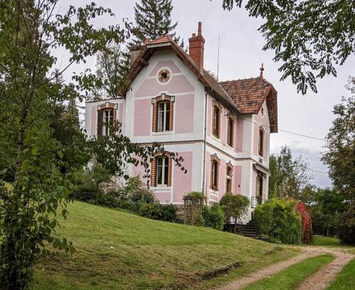 Chissey-en-Morvan Bed & Breakfast | Strawberry Hill