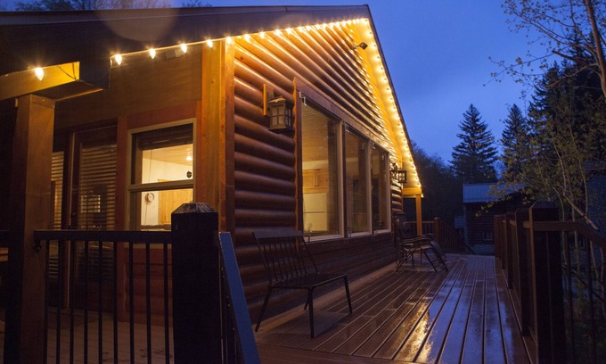 Sundance Cabin | Streamside 2 bd Cabin w/hot tub at Sundance.