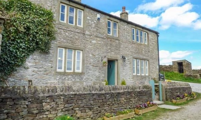 Sutton-in-Craven Cottage | STREET HEAD FARM, pet friendly, luxury holiday cottage in Lothersdale