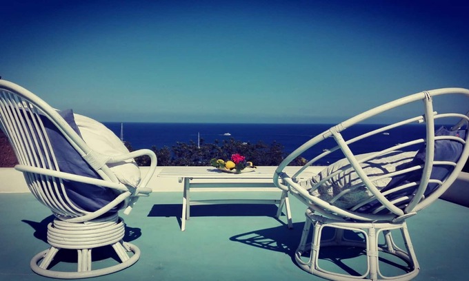 San Vincenzo House | Stromboli, the home between sea and volcano