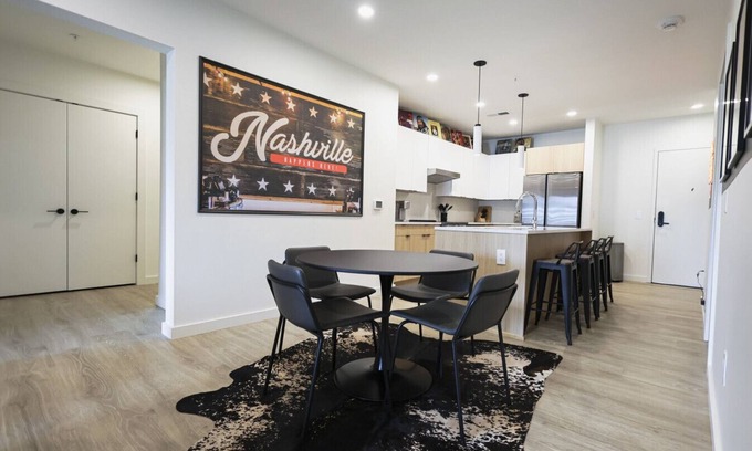Downtown Nashville Condo | Strum & Stay – Nashville Vibes Near Broadway