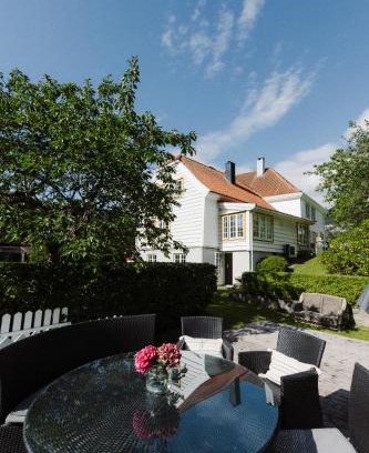 Stryn House | Stryn - house by the river