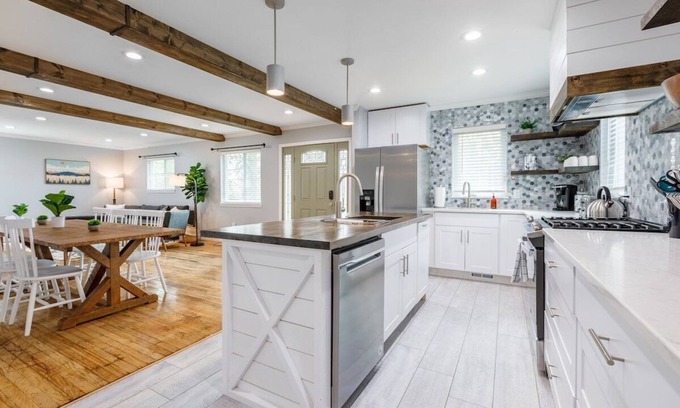 White Lake House | Stunning Three Bedroom Lake Escape