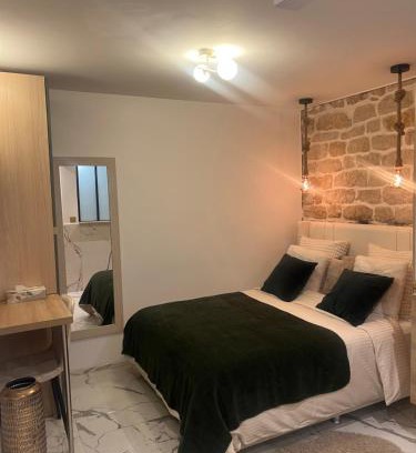 Les Iles Apartment | Studio Île Saint Louis 75004 Paris