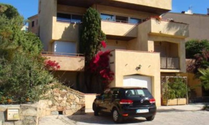 Calvi Apartment | Studio 1st floor 32M²+9M² terrace, 700 m from beach and town center. Parking