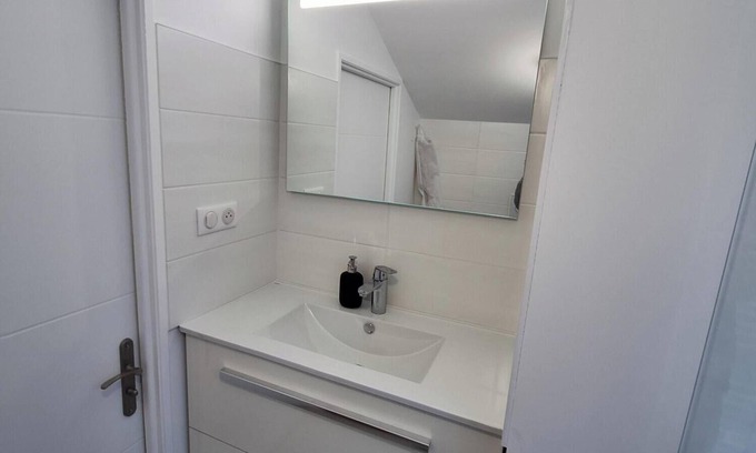 Cauderan Apartment | Studio 2 renovated balcony garage