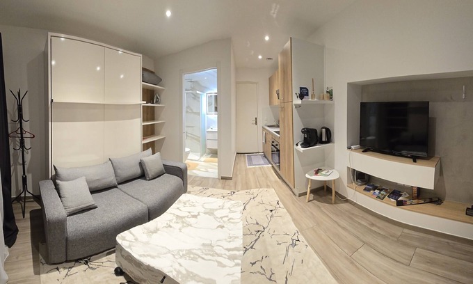Poisy House | Studio 2022 parking and terrace (pets welcome!)