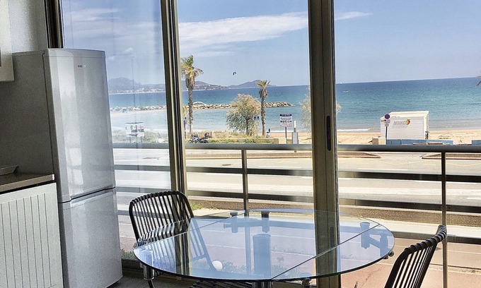 Frejus Apartment | STUDIO (4 pers) 50 m from water.PARK,CLIM. Exceptional view