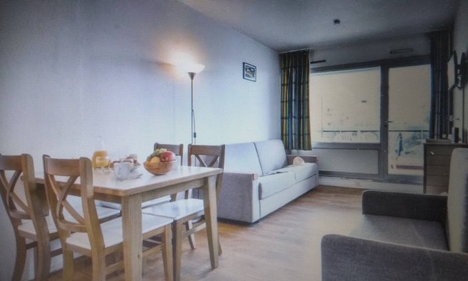 Juan-les-Pins Apartment | Studio 4 persons in residence with swimming pool