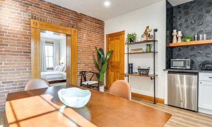 Lockerbie Square Apartment | Studio 500: Downtown Gem + Free Parking & Pets OK!