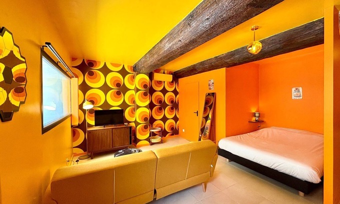 Quartier Administrations Apartment | Studio 54 - Real bedroom - heart of the city - A/C