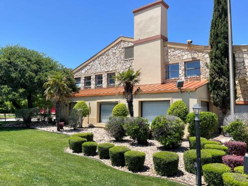 North Richland Hills Hotel | Studio 6 Suites North Richland Hills TX