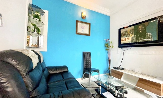 Douala Apartment | Studio A4,B-ssadi Santa Lucia,wifi, canal, gardien