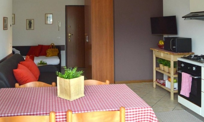 Cremeno Apartment | Studio apartment 12 - 5 mins to ski area and mountains treks