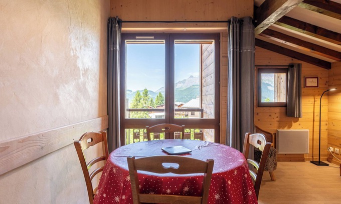 Cohennoz Apartment | Studio Apartment '7 - La Pierramenta' with Mountain View, Shared Garden and Wi-Fi