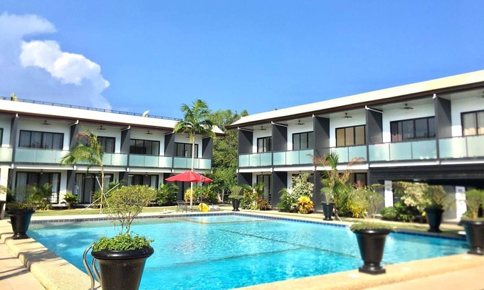 Dauis Apartment | Studio Apartment by the pool with wifi