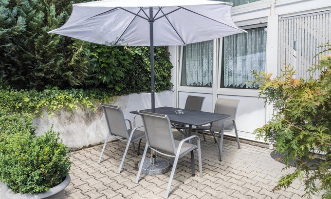 Oberteuringen Apartment | Studio Apartment “Eg Links” near Lake Constance with Wi-Fi & Terrace