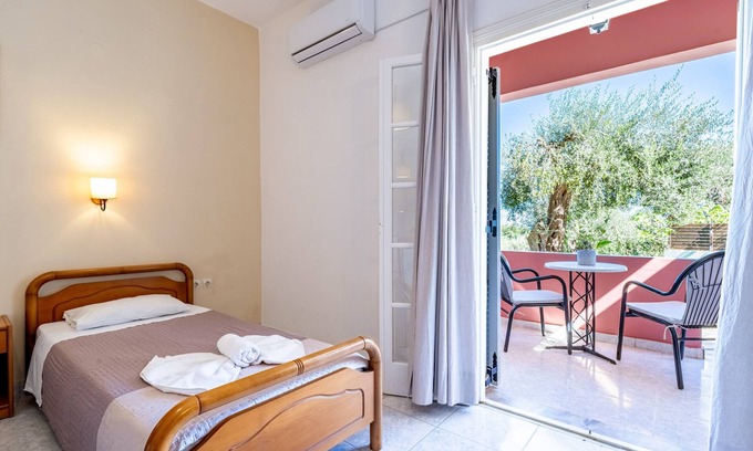 Astrakeri Apartment | Studio Apartment 'GRAND 1' with Sea View, Wi-Fi and Air Conditioning