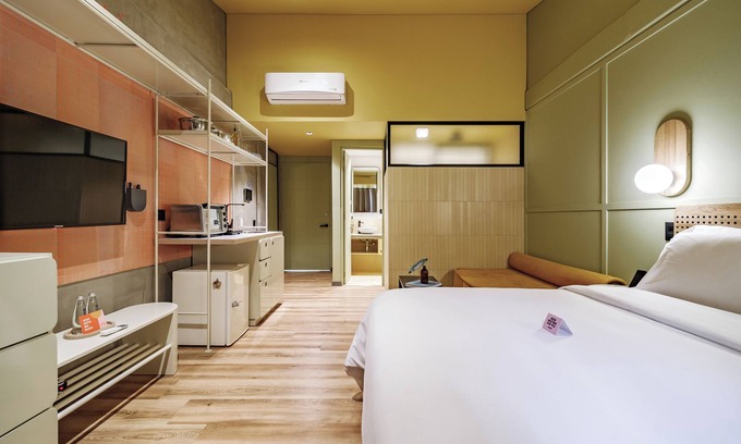 Las Lomas I Apartment | Studio apartment in the heart of Provence with kitchenette and sofa bed