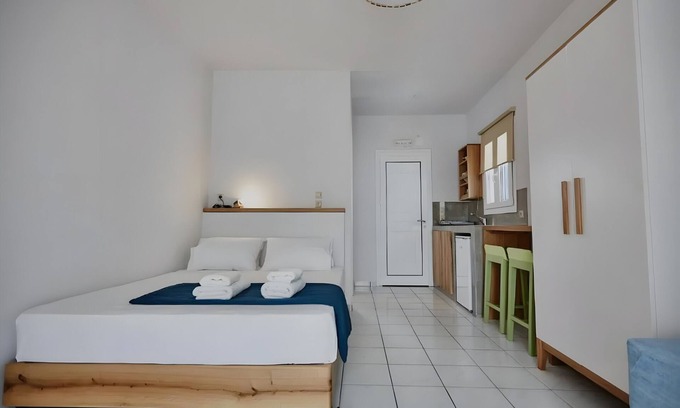 Gavrio Apartment | Studio Apartment 'Irene 8 Superior Triple 1' with Sea View, Wi-Fi and Air Conditioning