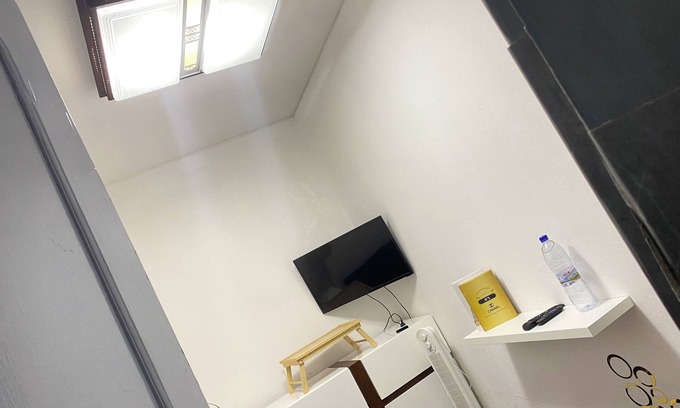 Lubango Apartment | Studio apartment, living room, bathroom