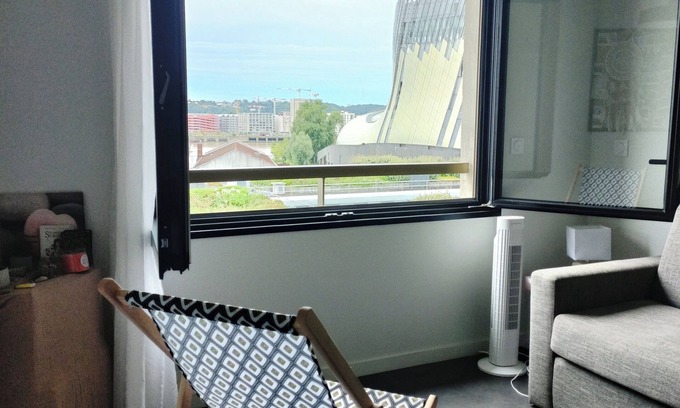 Bassins a Flot Apartment | Studio apartment on the quays of Chartrons - cité du vin - Bordeaux