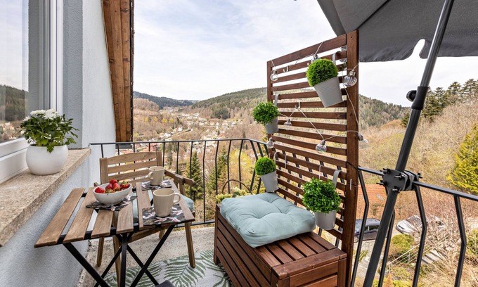 Triberg im Schwarzwald Apartment | Studio Apartment "Sonnenhof" with Balcony & Wi-Fi