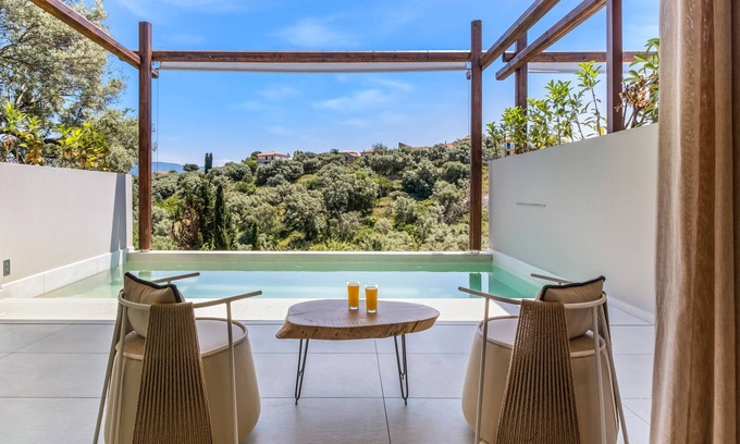 Katomerion Apartment | Studio apartment 'Studio Yvonne' with private pool, WLAN and air conditioning