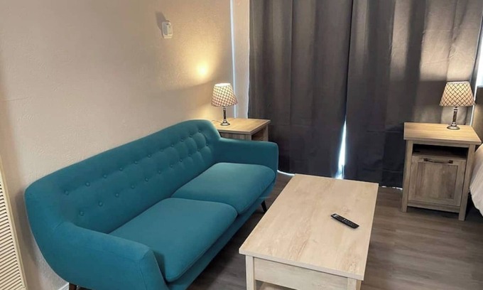 University Heights Apartment | Studio apartment w/Balcony - Near Nob Hill and several Hospitals.